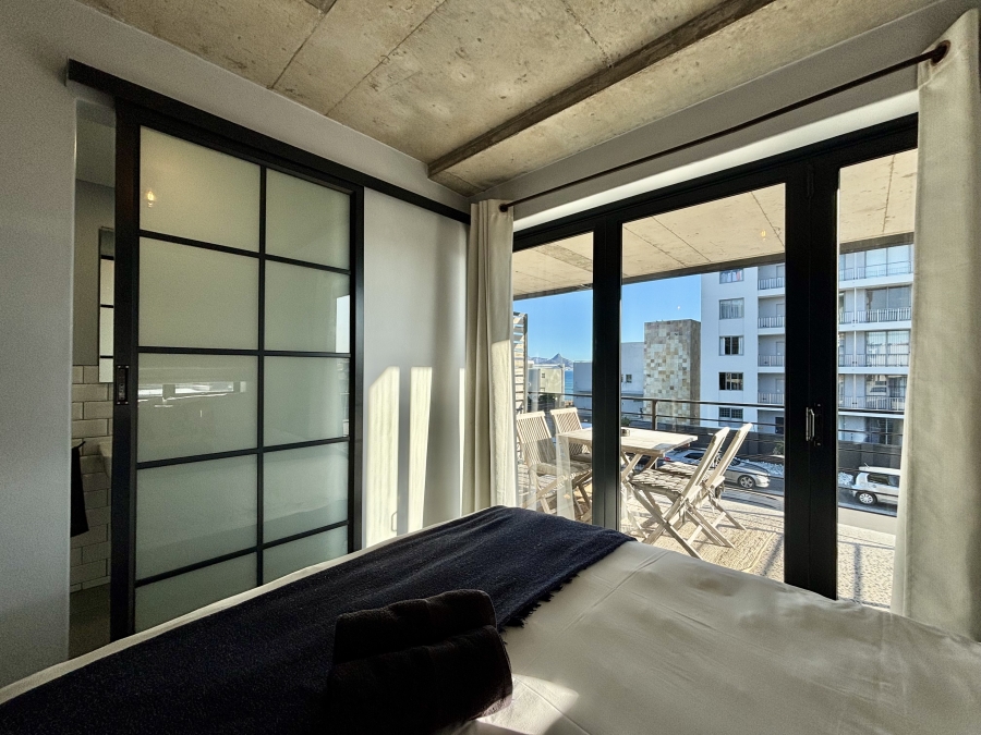 1 Bedroom Property for Sale in Bloubergstrand Western Cape